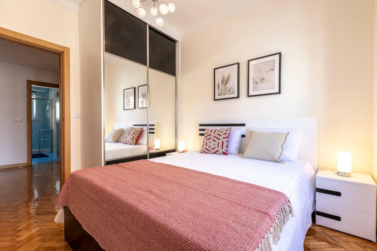 Like-Home-T3 Apt-Campolide, Near Amoreiras Mall Lisbon Luaran gambar