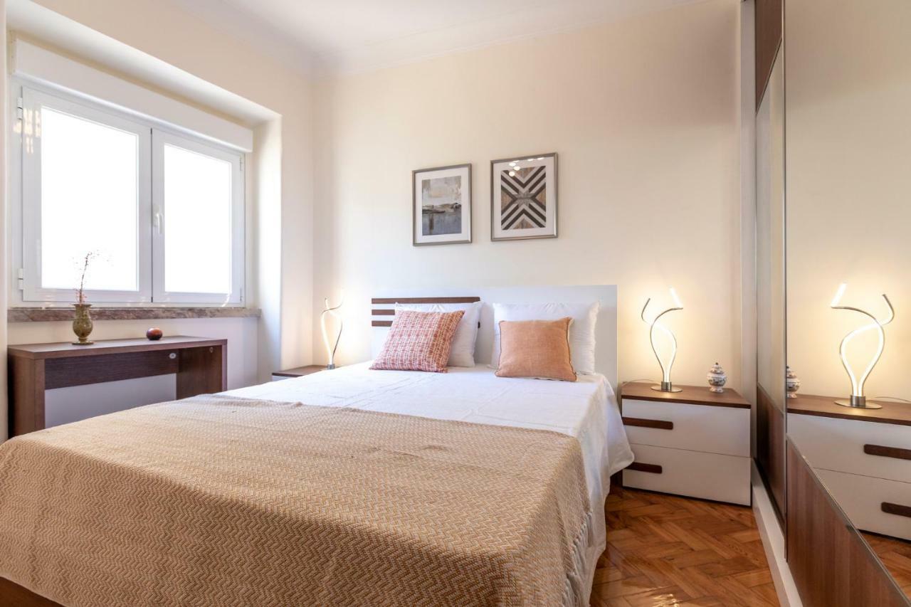 Like-Home-T3 Apt-Campolide, Near Amoreiras Mall Lisbon Luaran gambar